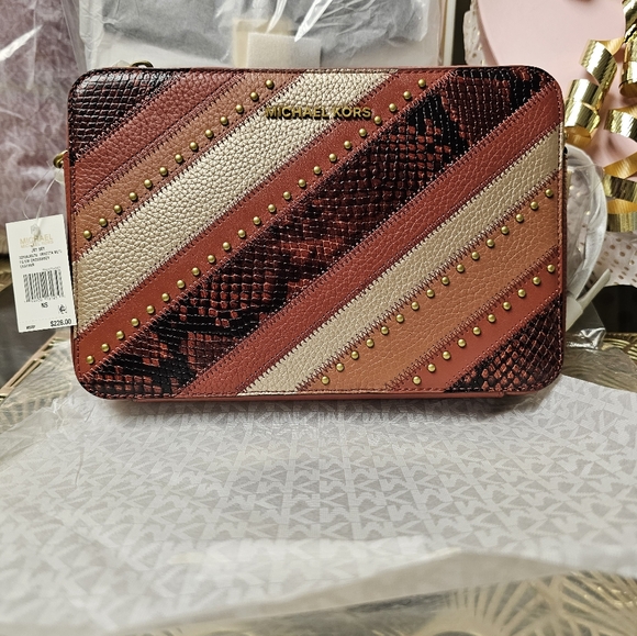 Michael Kors Handbags - NEW Michael Kors Signature Jet Set Crossbody- Multi Color